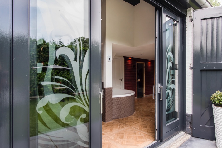 Luxexcellent Wellness B&B