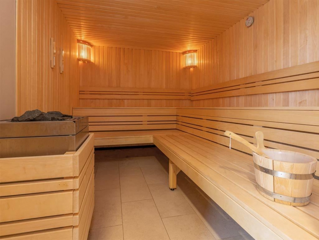 Fletcher Familiehotel De Hunzebergen