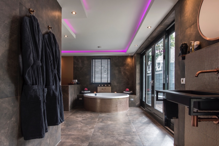 Luxexcellent Wellness B&B